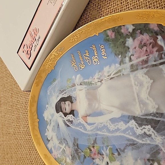 NIB Barbie with Love 1966 Collector's Plate Here Comes the Bride by Enesco - Picture 13 of 13